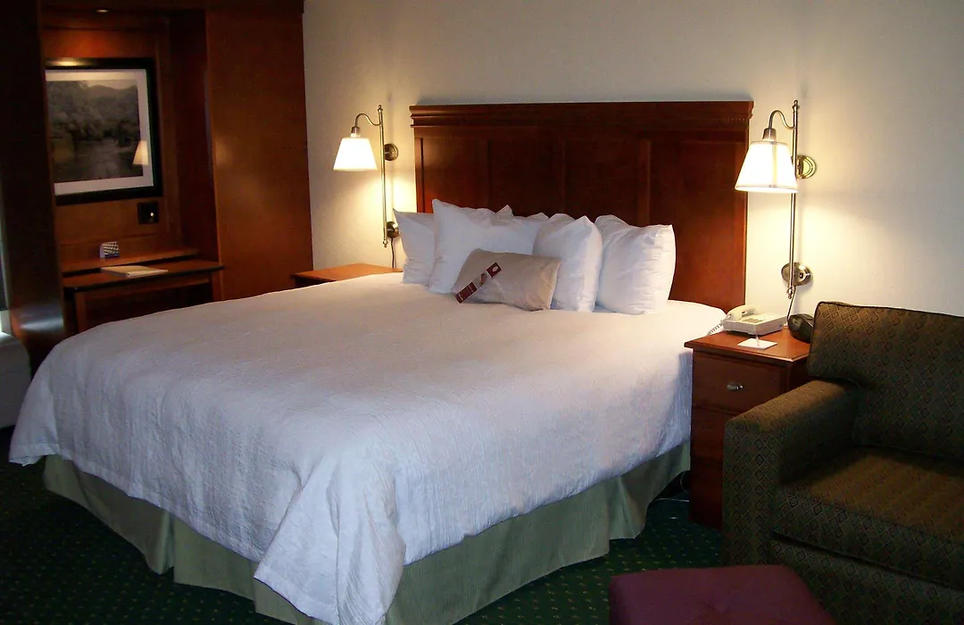 Hampton Inn Charleston Downtown-1