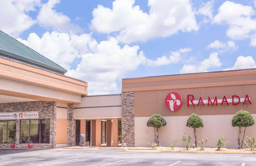 Ramada By Wyndham Macon-1