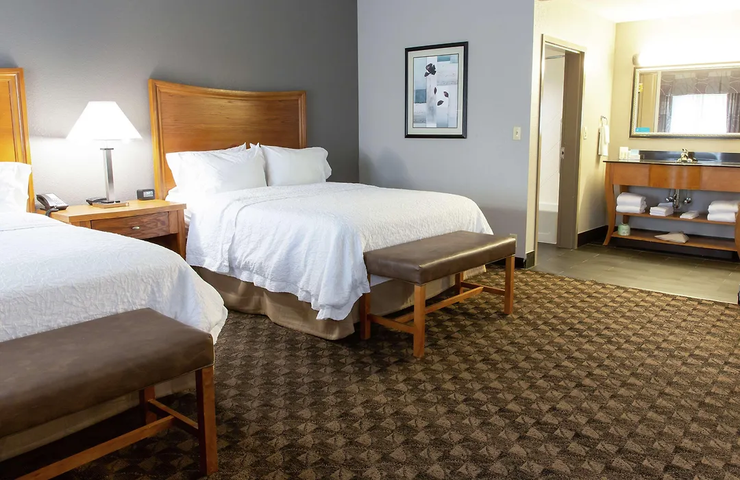 Hampton Inn & Suites Chesapeake-Square Mall-1