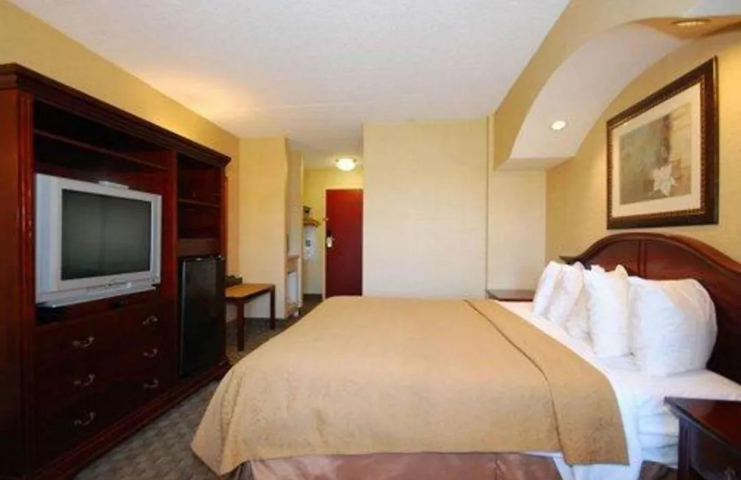 Quality Inn & Suites Bensalem-1
