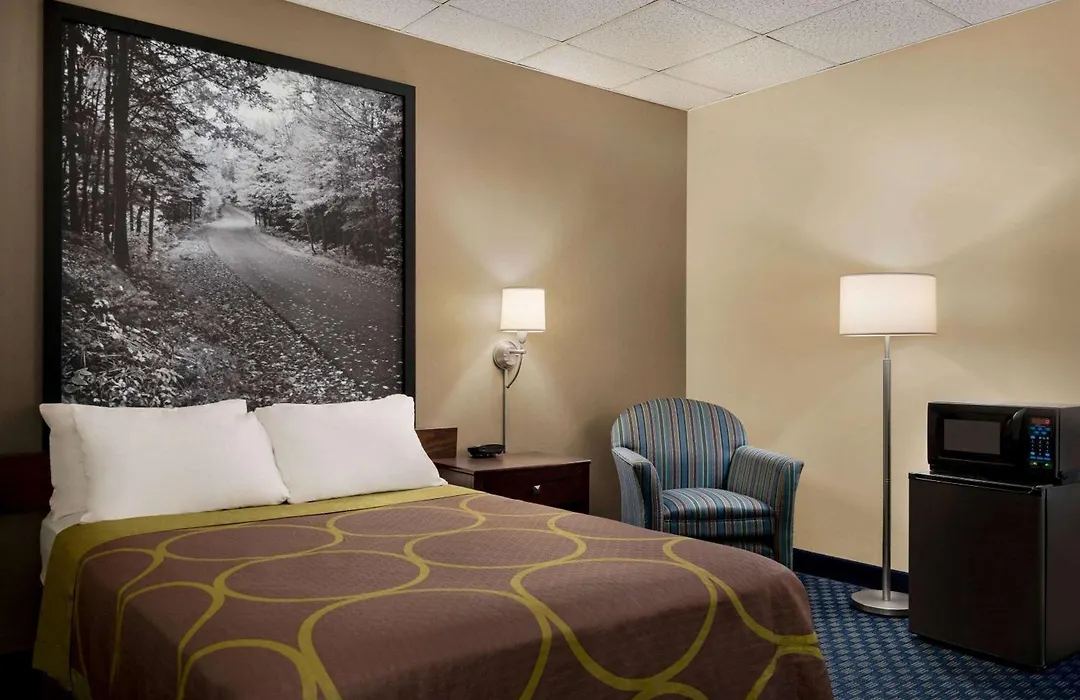 Super 8 By Wyndham Liverpool/Syracuse North Airport-1