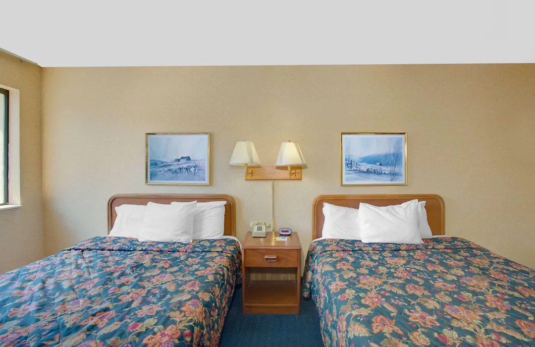 Days Inn By Wyndham Auburn/Finger Lakes Region-1