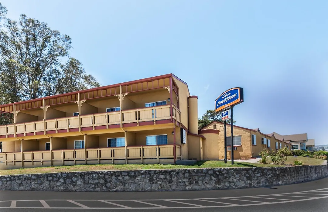 Howard Johnson By Wyndham Santa Cruz-1