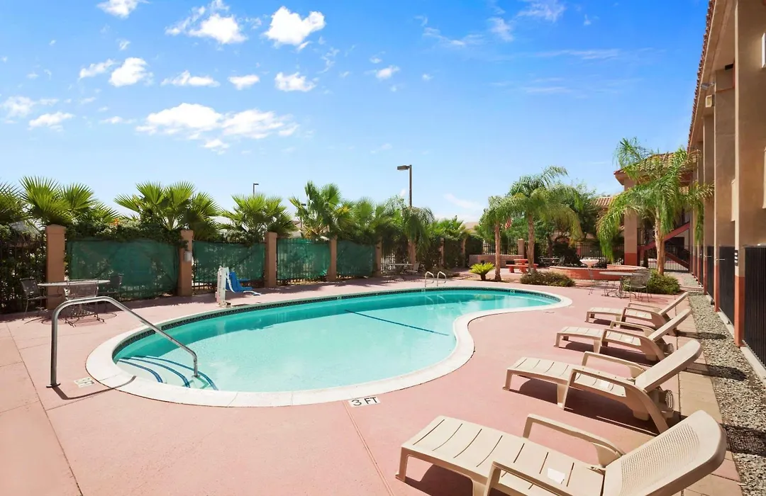 Super 8 By Wyndham Indio-1
