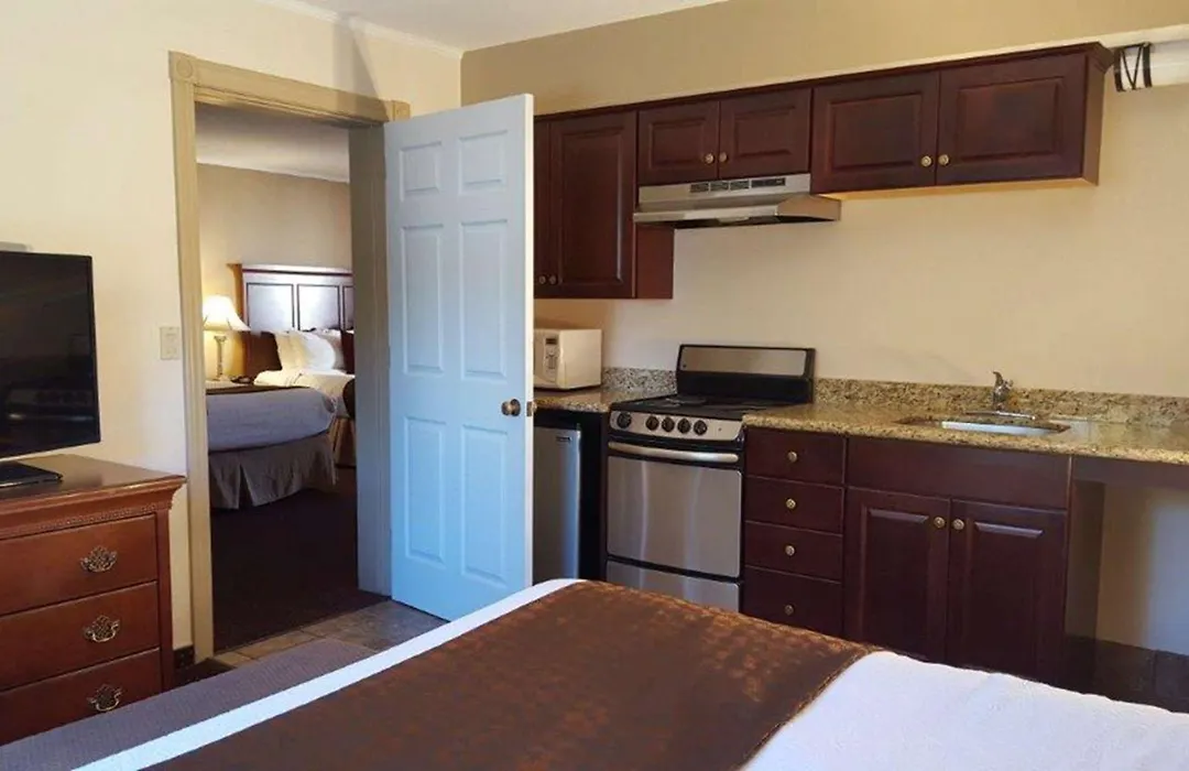 Best Western Plus Humboldt House Inn-1