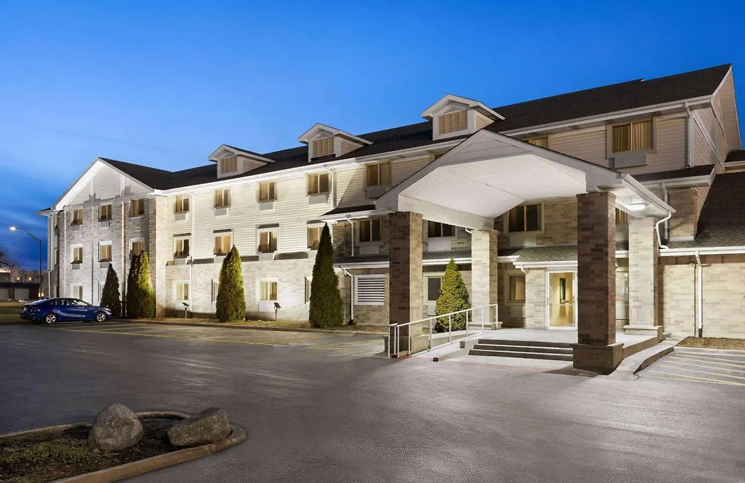 Super 8 By Wyndham Joliet I-55 N/Chicago-1
