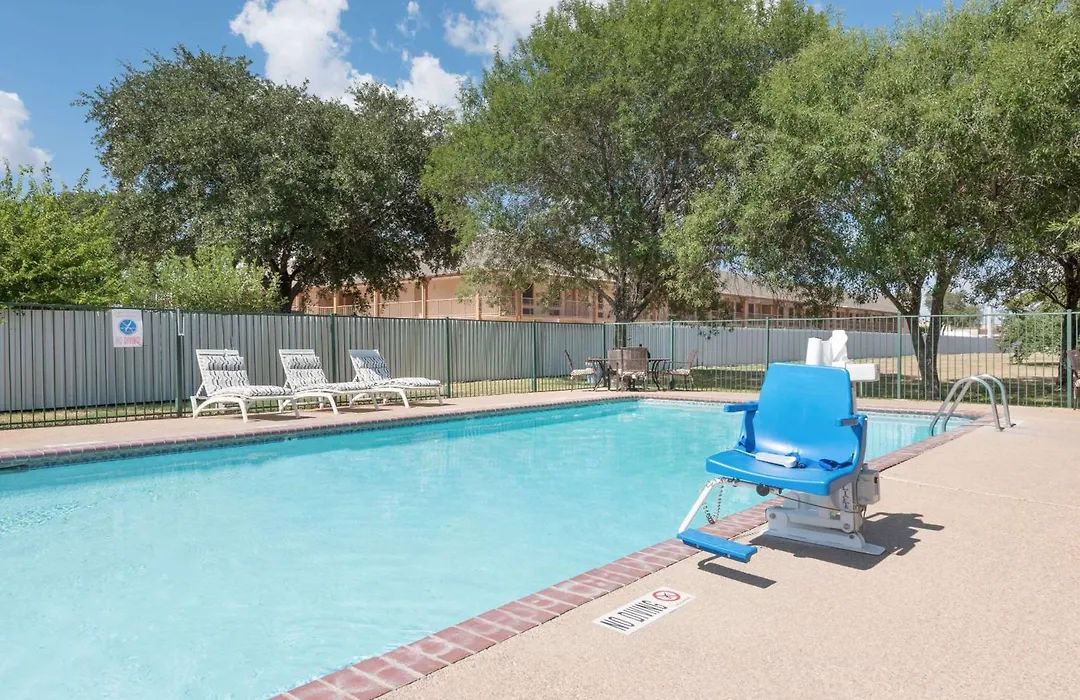 Days Inn By Wyndham Bryan College Station-1