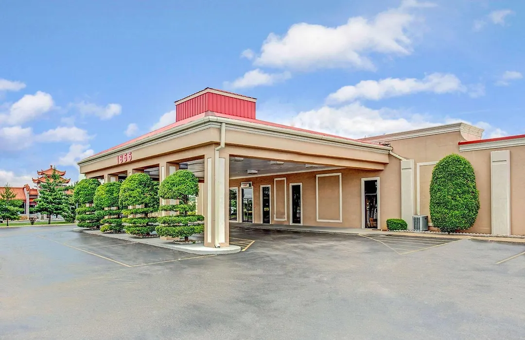 Ramada By Wyndham Murfreesboro-1