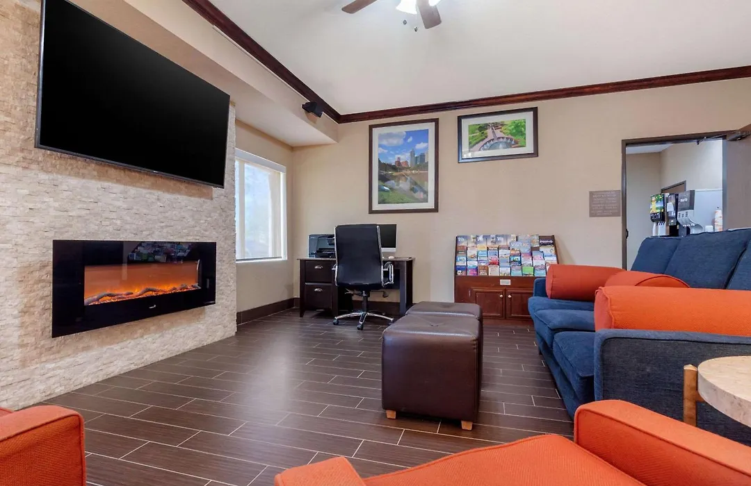 Comfort Suites Omaha East-Council Bluffs-1
