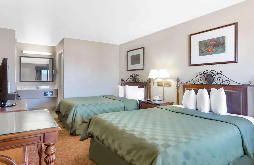 Days Inn By Wyndham Kingman East-1