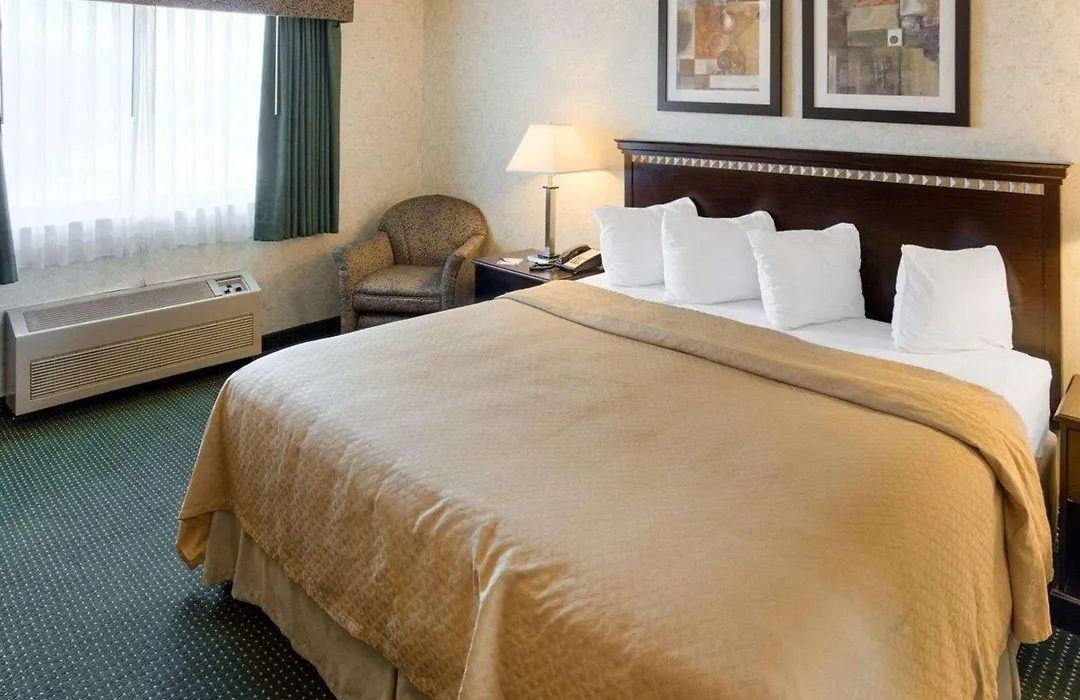 Quality Inn Near Northtown Mall & National Sports Center-1