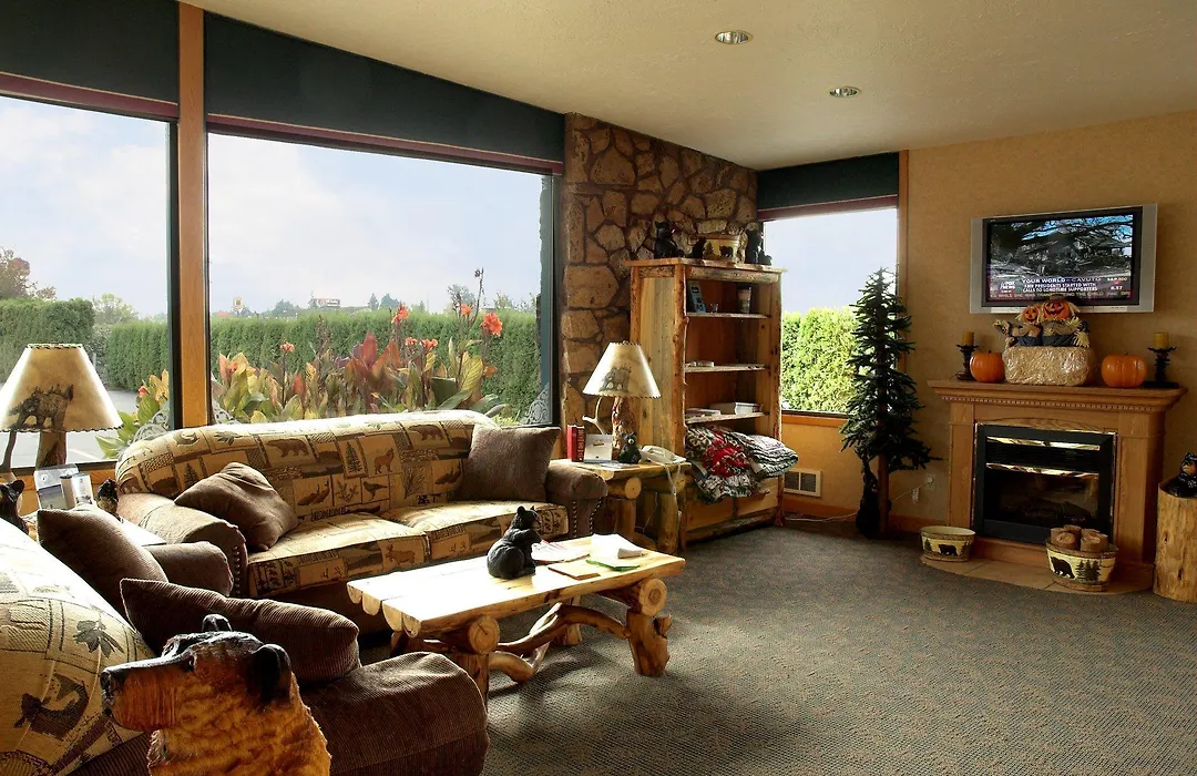 Days Inn By Wyndham Black Bear-1