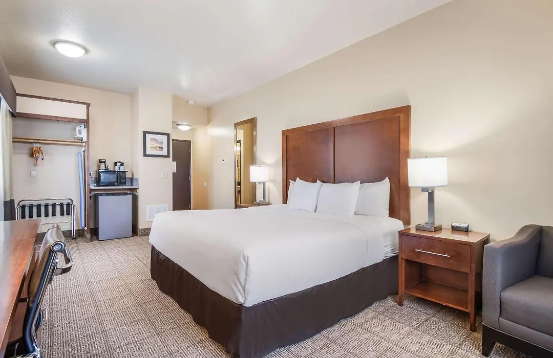 Comfort Inn Newport-1