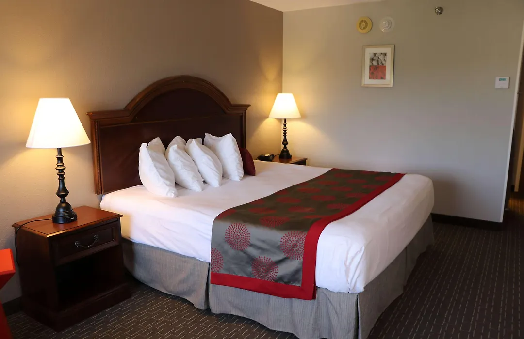 Ramada Plaza By Wyndham Hagerstown-1