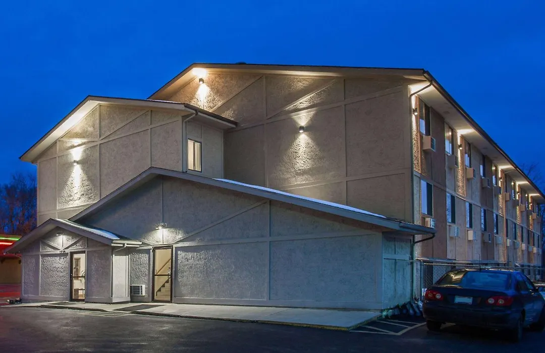 Super 8 By Wyndham Dubuque-1