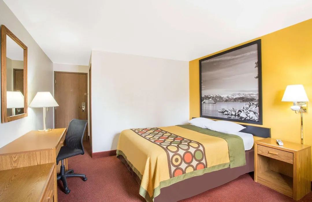 Super 8 By Wyndham Elko-1