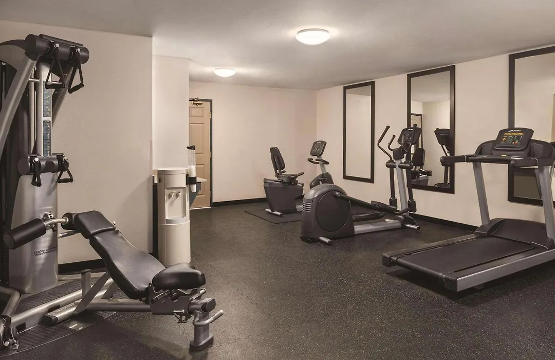 Country Inn & Suites By Radisson, Dubuque, Ia-1