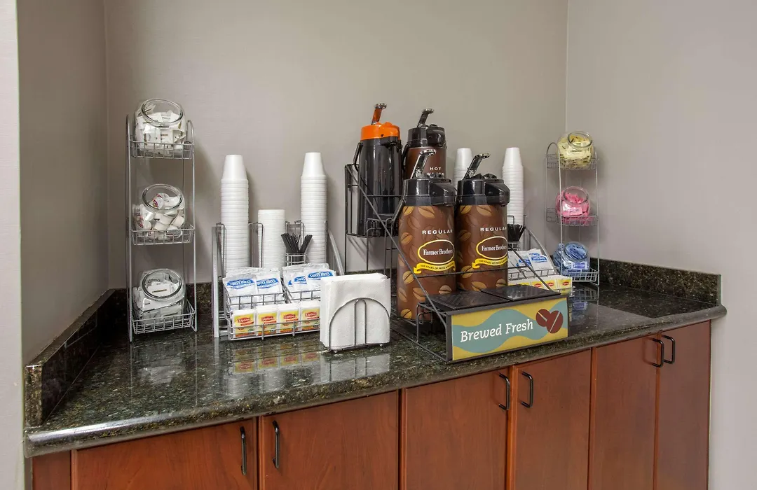 Super 8 By Wyndham West Monroe-1