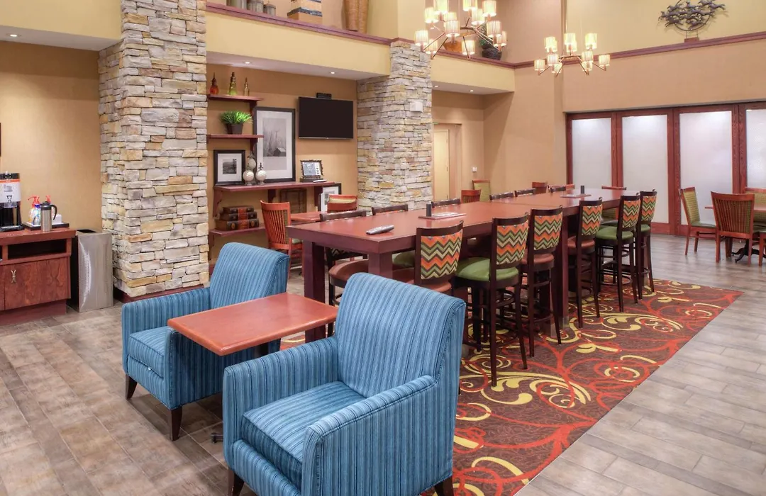Hampton Inn & Suites Rifle-1