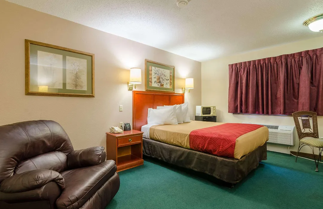 Rodeway Inn Mitchell-1