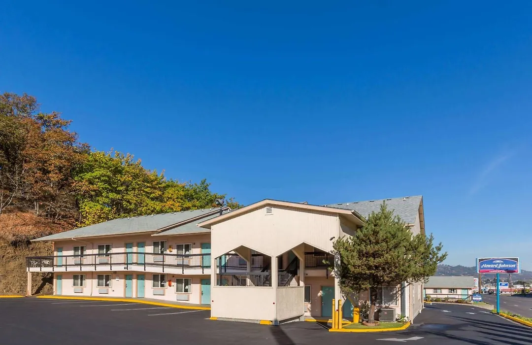 Howard Johnson By Wyndham Roseburg-1