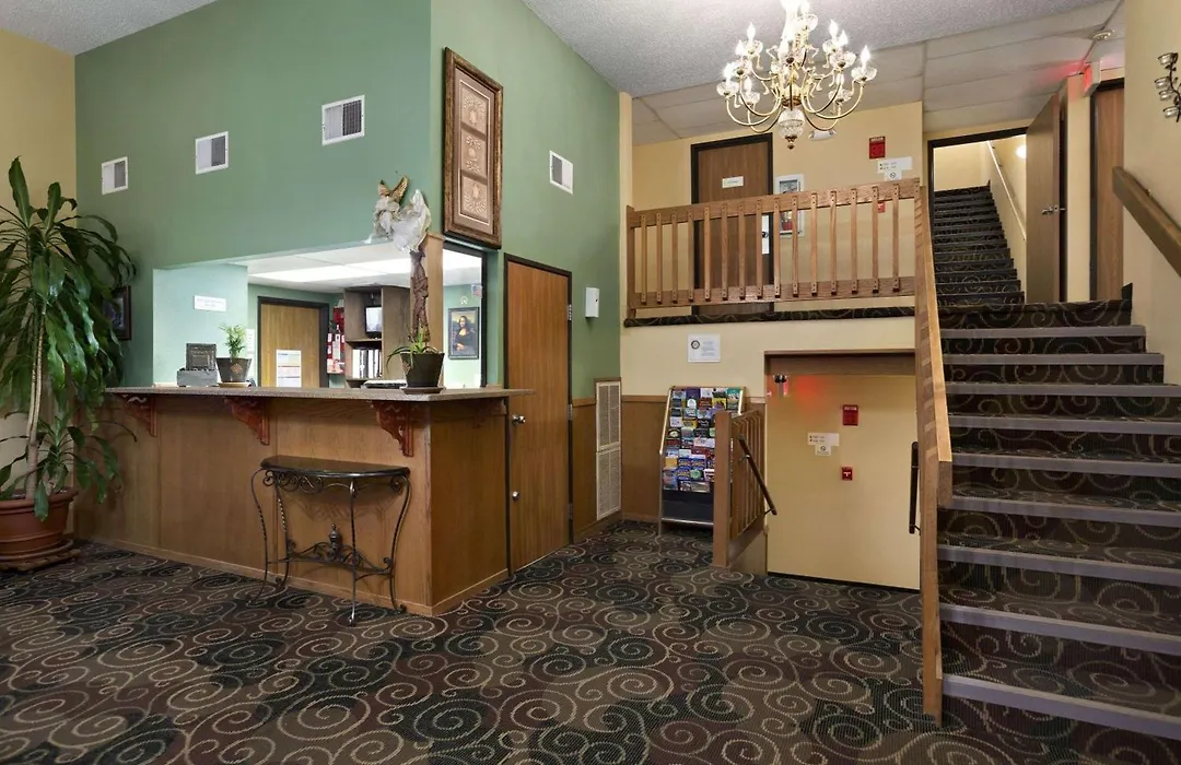 Super 8 By Wyndham Russellville-1