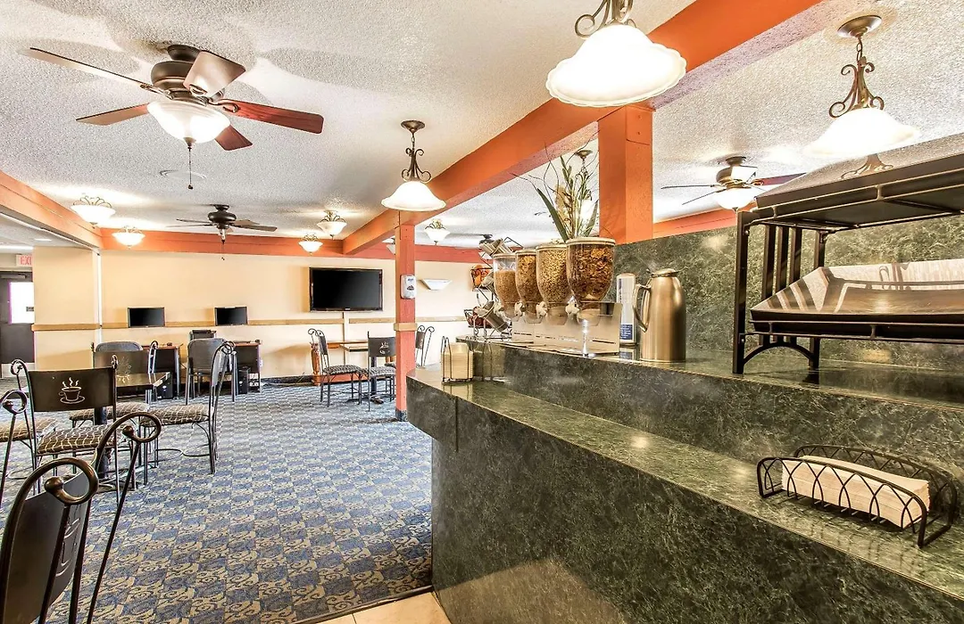 Brentwood Inn Clinton-1