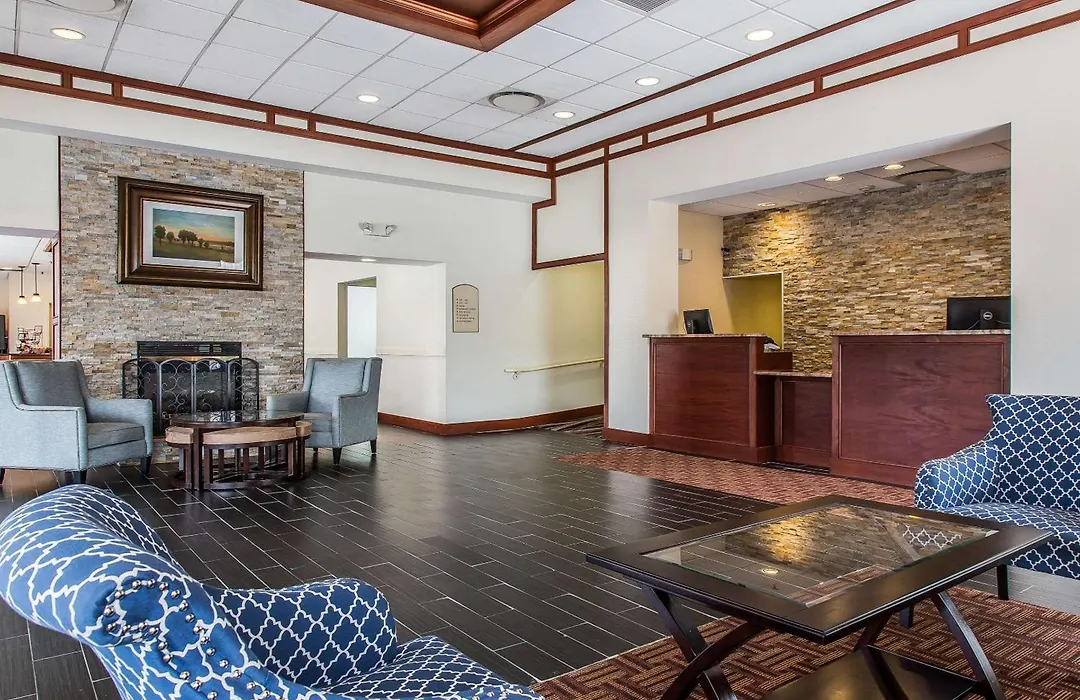 Clarion Hotel & Suites Hamden-New Haven-1