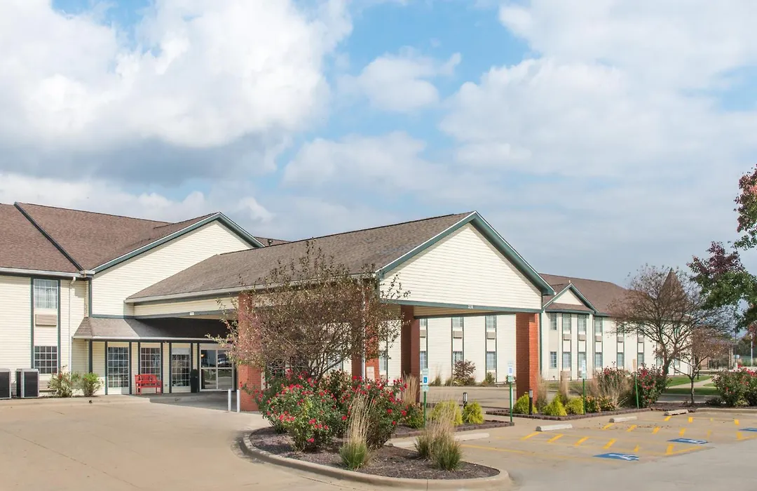 Ramada By Wyndham Springfield North-1