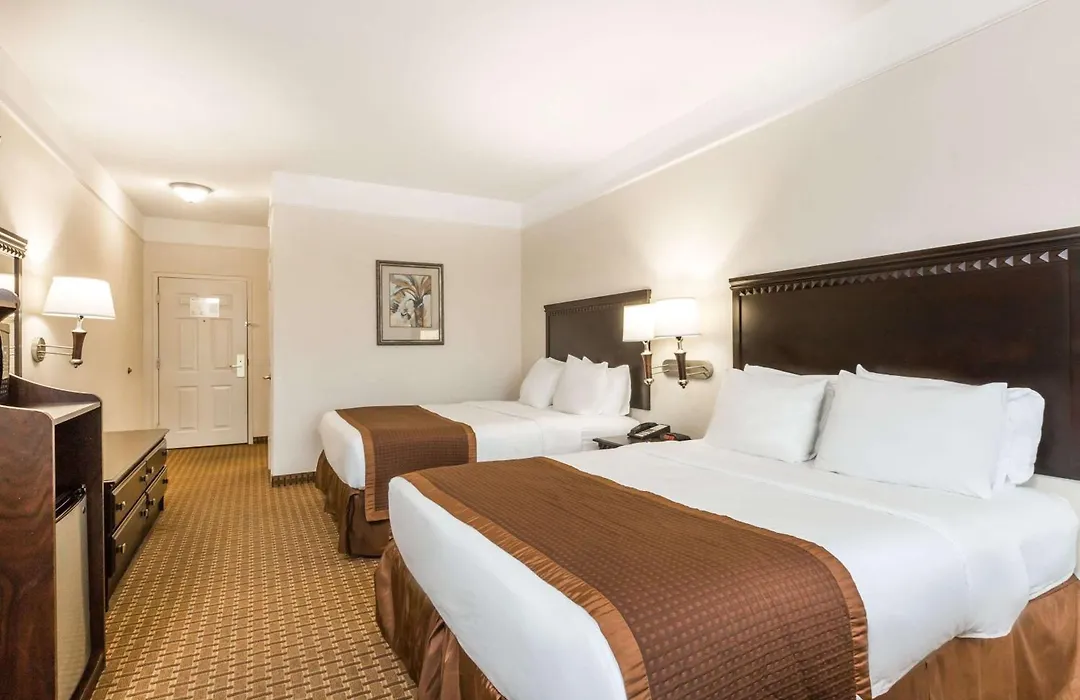 Baymont By Wyndham Galveston-1