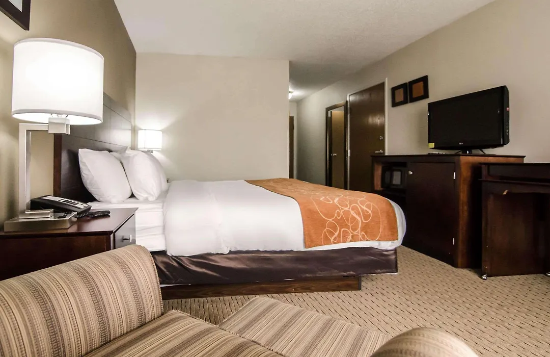 Quality Suites St. Joseph-1