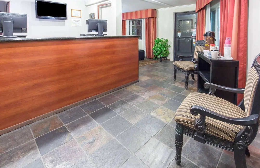 Global Inn-1
