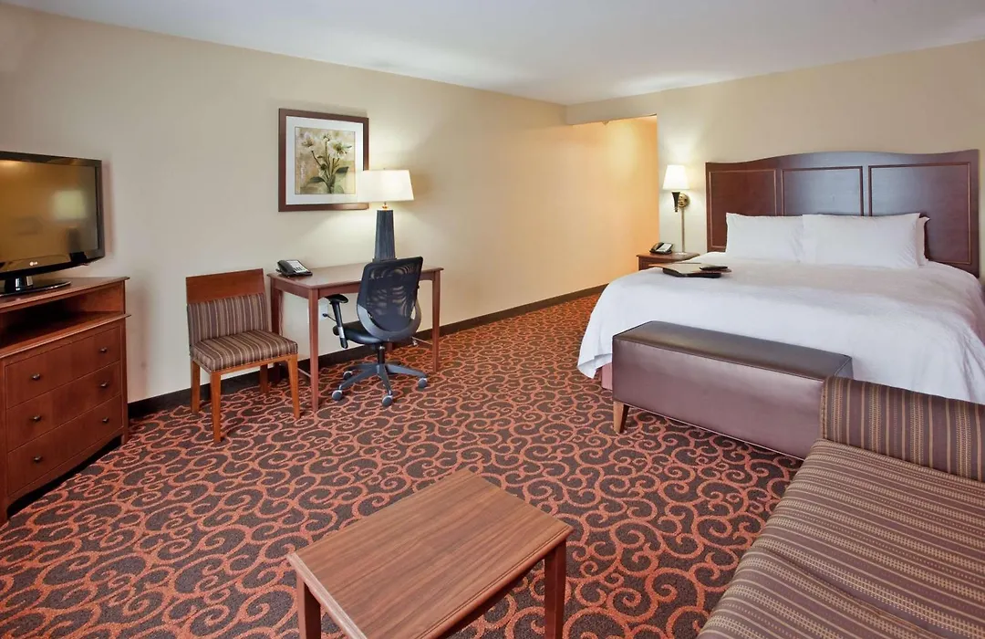Hampton Inn & Suites Watertown-1