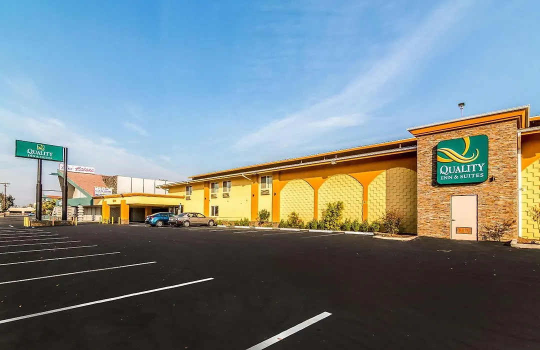 Quality Inn & Suites Near Downtown Bakersfield-1