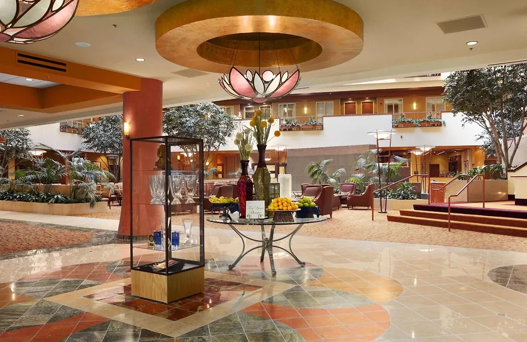 Embassy Suites East Peoria Hotel And Riverfront Conference Center-1