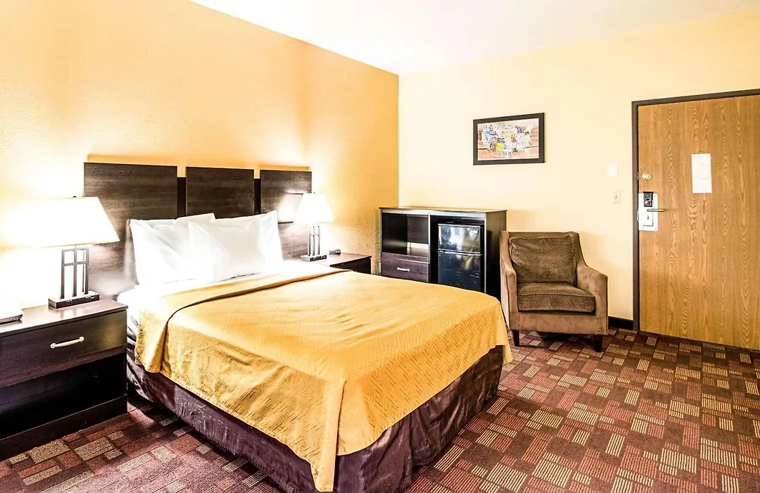 Econo Lodge Watertown-1