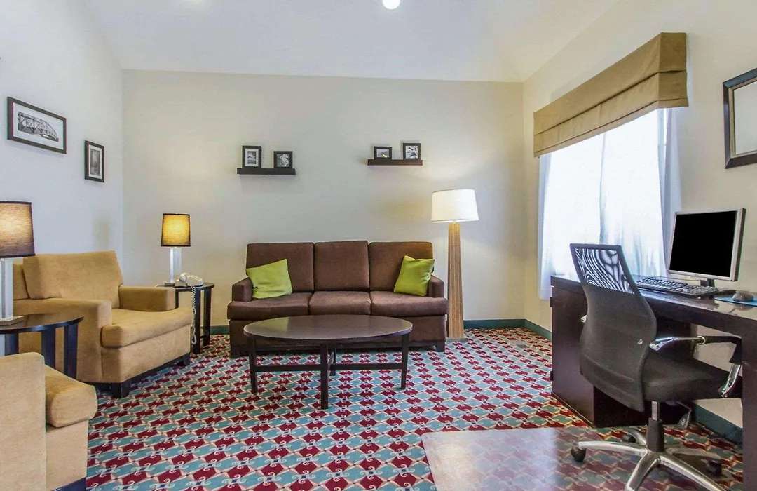 Rodeway Inn-1