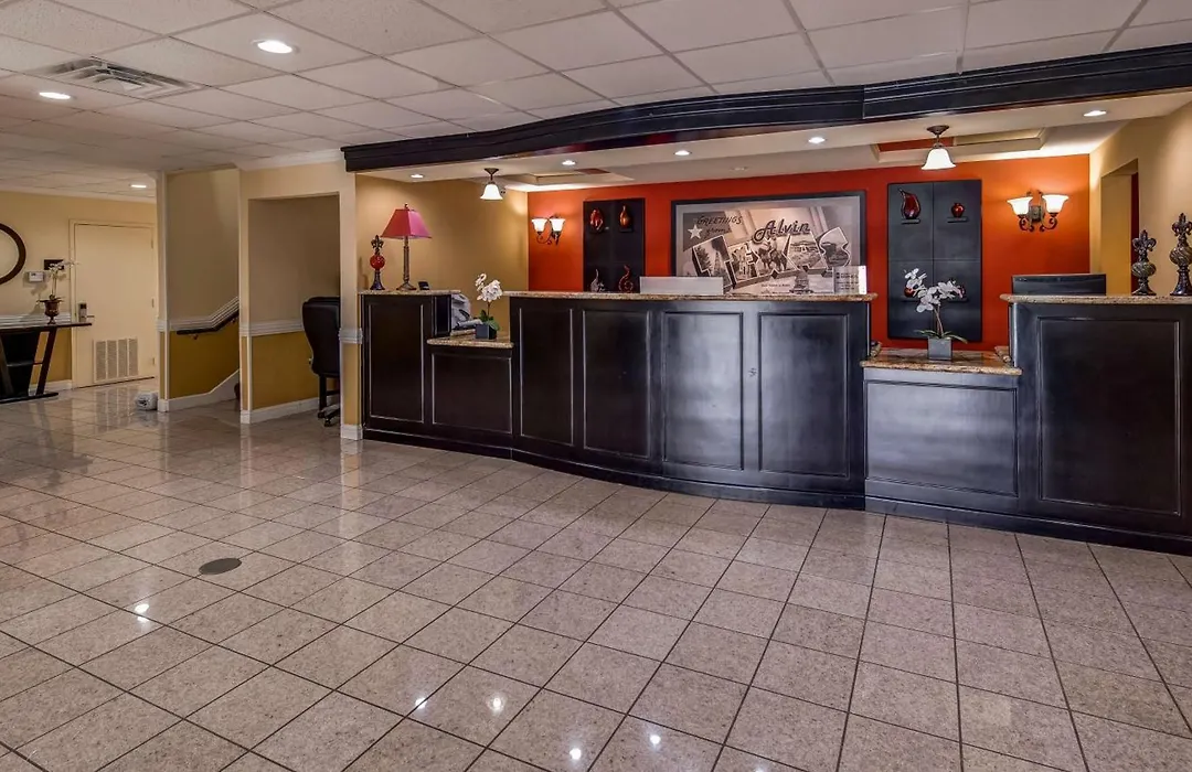 Surestay Plus Hotel By Best Western Alvin-1