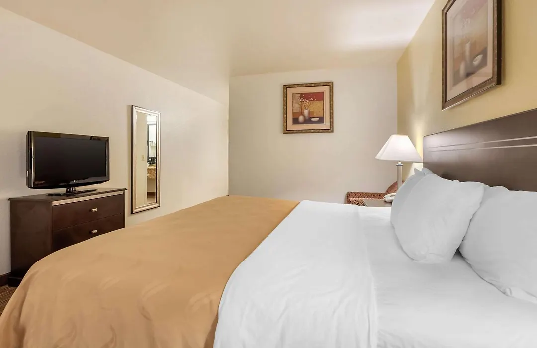 Quality Inn & Suites Limon-1