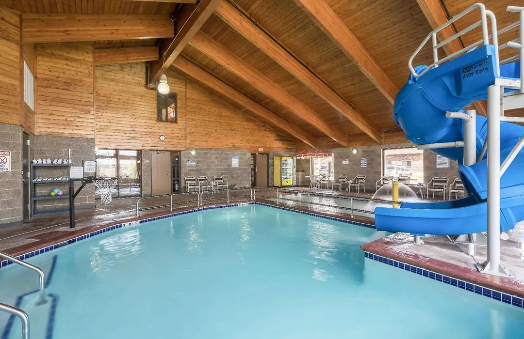 Americinn By Wyndham Fargo West Acres-1