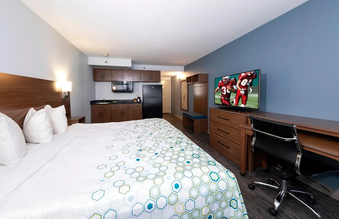 Red Roof Inn & Suites Wilmington - New Castle-1