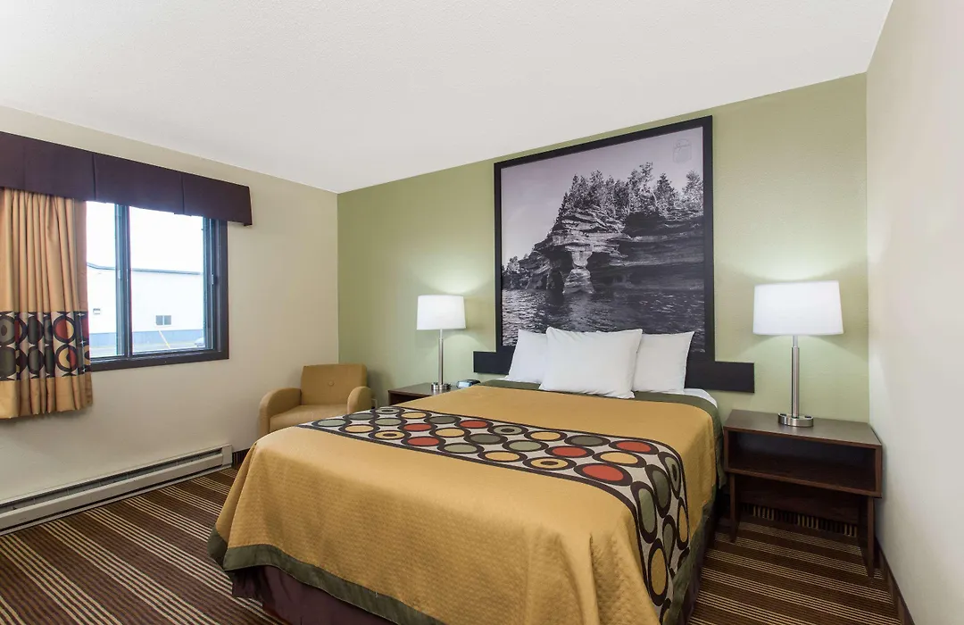 Super 8 By Wyndham Eau Claire I-94-1