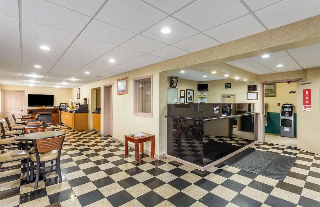 Econo Lodge Morgantown-1