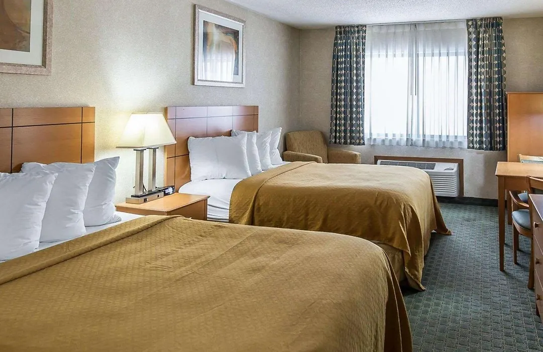 Quality Inn At Collins Road - Cedar Rapids-1