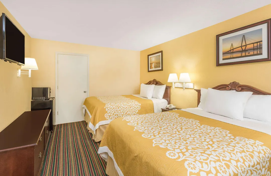 Days Inn By Wyndham Mt Pleasant-Charleston-Patriots Point-1