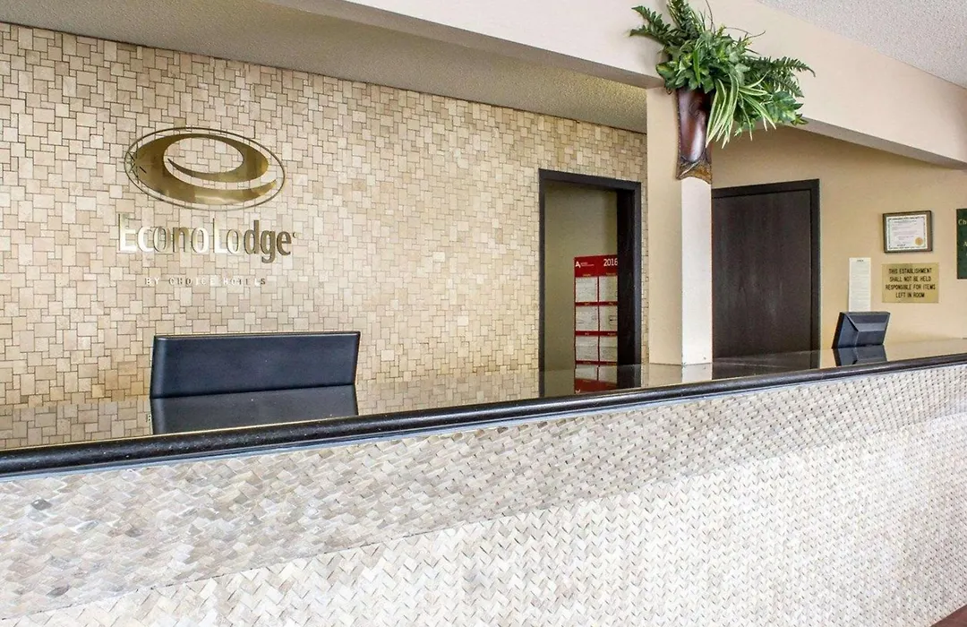 Econo Lodge Ames-1
