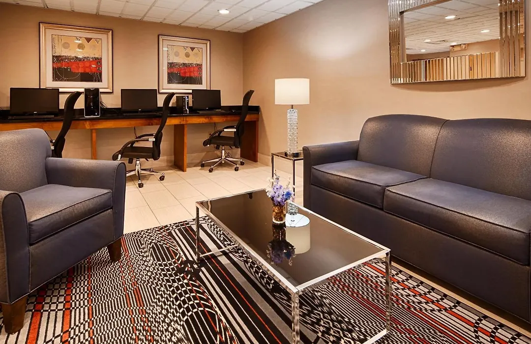 Days Inn By Wyndham Englewood Dayton Airport-1