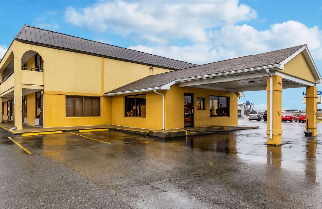 Econo Lodge-1
