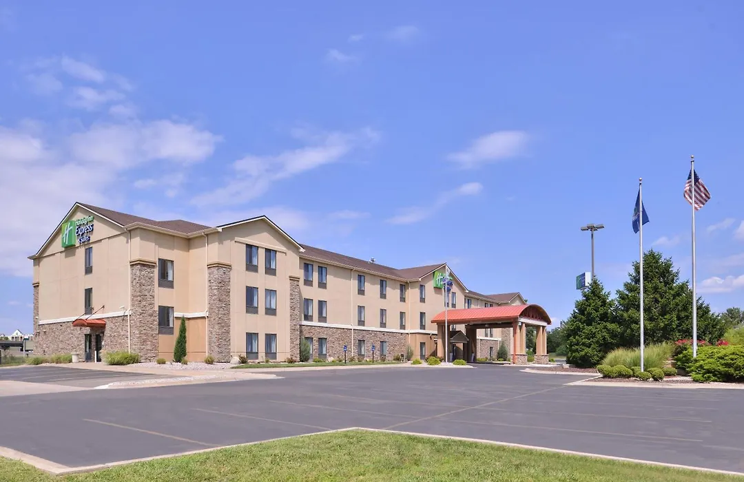 Holiday Inn Express & Suites Topeka West I-70 Wanamaker By Ihg-1