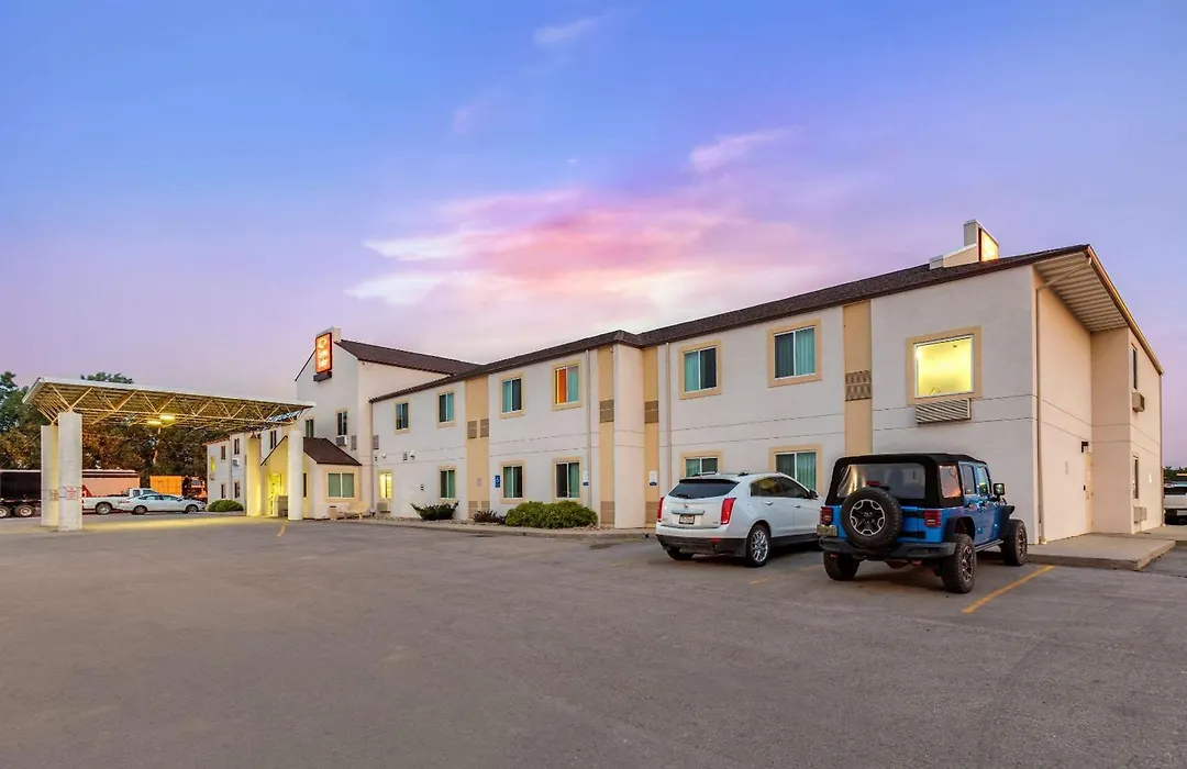 Econo Lodge Belle Fourche-1